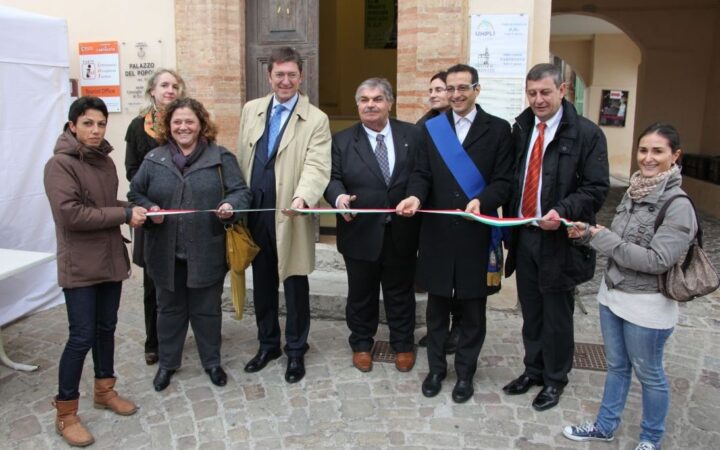 Foto inaugurazione Punto I.A.T. a Cartoceto