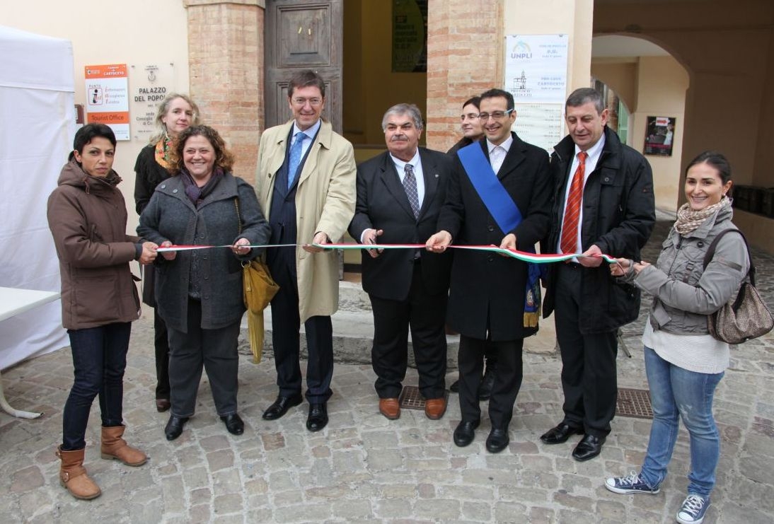 Foto inaugurazione Punto I.A.T. a Cartoceto