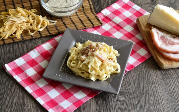 Tagliatelle guanciale e formaggio di fossa