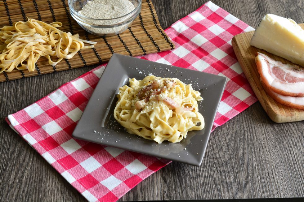 Tagliatelle guanciale e formaggio di fossa
